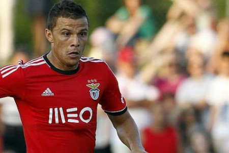 Arouca 1 - 3 Benfica: o líder cumpriu